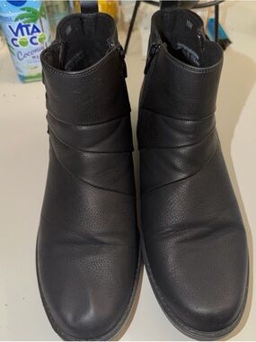 Men's Black Leather Zip-Up Ankle Boots